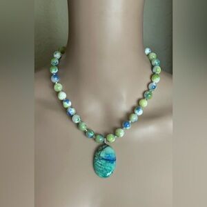 18-1/2 inch Persian Chalcedony bead necklace NWOT